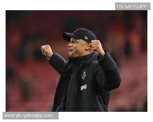 拜仁开季连胜追平AC米兰纪录孔帕尼海报引发球迷热议