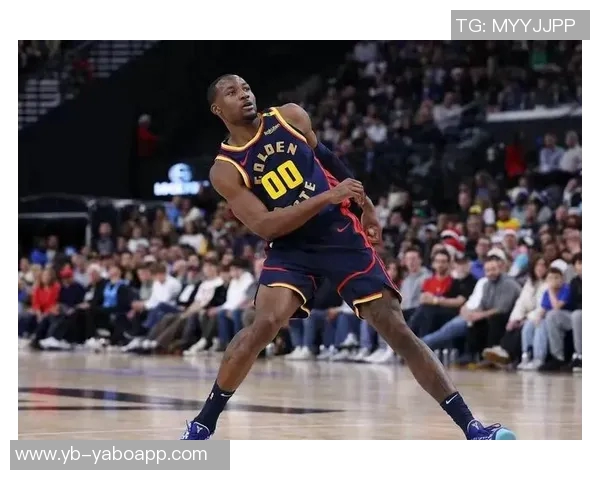 库明加赛后分享时尚穿搭照引发关注连续被DNP的他状态如何调整